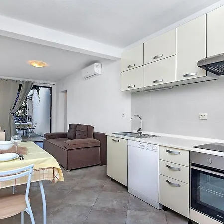 By The Sea Cove Pokrivenik, Hvar - 10419 Apartment Zastrazisce