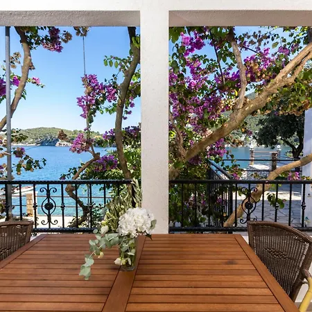 By The Sea Cove Pokrivenik, Hvar - 10419 Apartment *